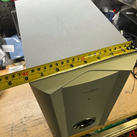 Home audio subwoofer by Insignia - Picture 8 of 10